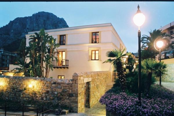 Villa Dei Melograni Boutique Hotel 切法卢 外观 照片